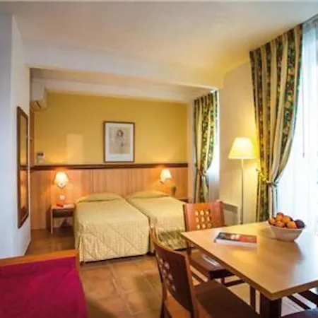 Scenic Le Meditarranee- Studio 4 People Garden Level Apartment