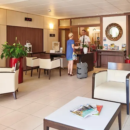 Scenic Le Meditarranee- Studio 4 People Garden Level Daire Saint-Raphaël